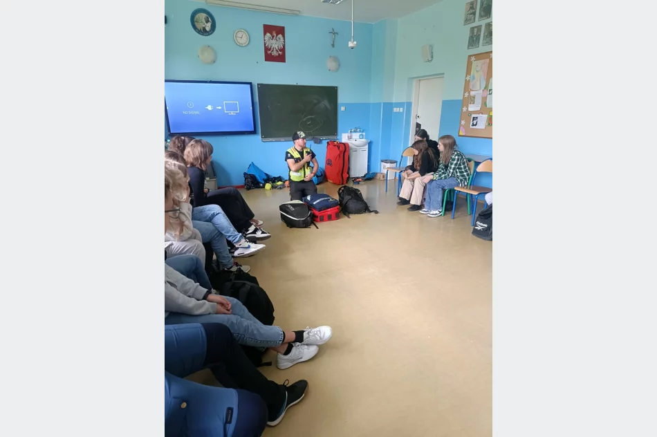 Uczniowie SP nr 2 i ZSP nr 4 spotkali się z ratownikiem GOPR - zdjęcie 12