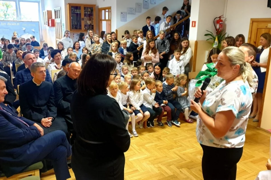 Uroczystości z okazji święta szkoły  - zdjęcie 3