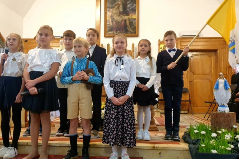 Uroczystości z okazji święta szkoły  - zdjęcie 7