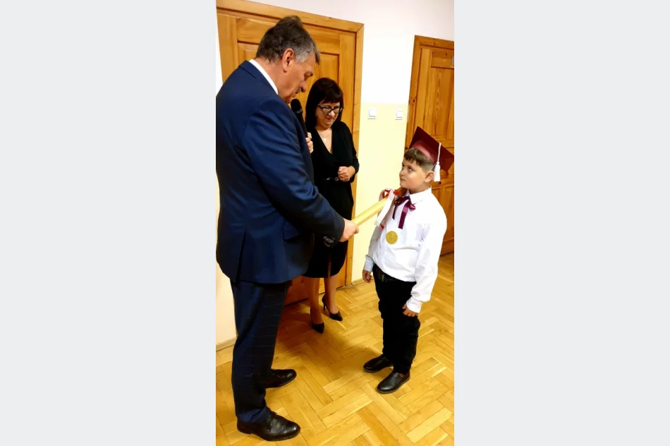 Uroczystości z okazji święta szkoły  - zdjęcie 8