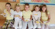 Janie Pawle II- pamiętamy ! Dzień Papieski w Szkole Podstawowej w Pasierbcu - zdjęcie 4