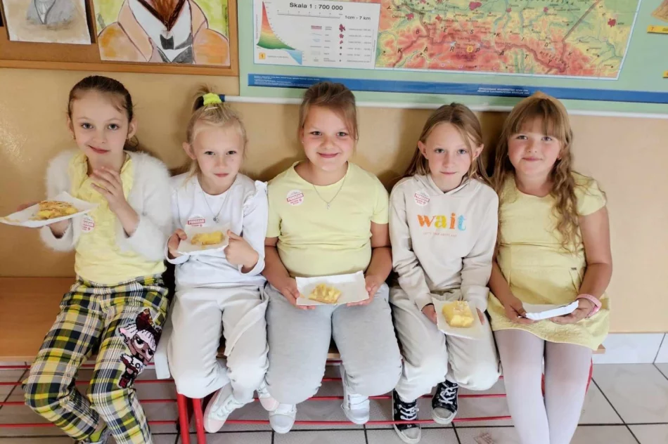 Janie Pawle II- pamiętamy ! Dzień Papieski w Szkole Podstawowej w Pasierbcu - zdjęcie 4