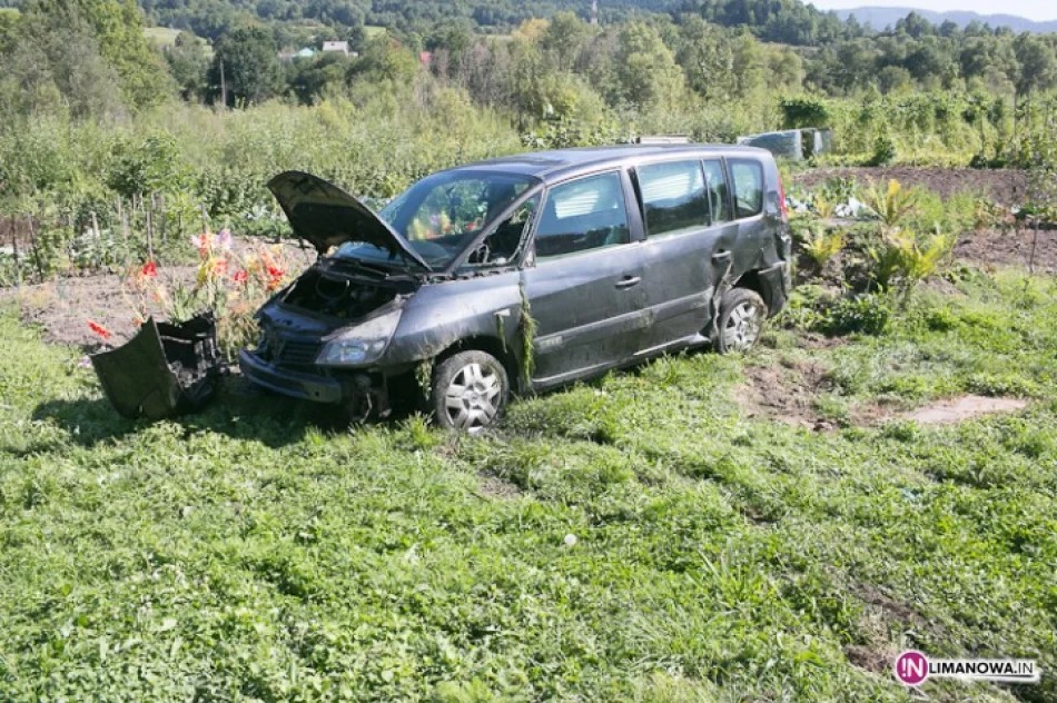 Samochód w polu, kierowcy brak - zdjęcie 3