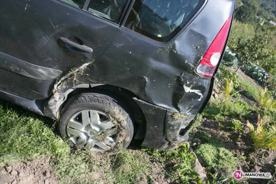 Samochód w polu, kierowcy brak - zdjęcie 4