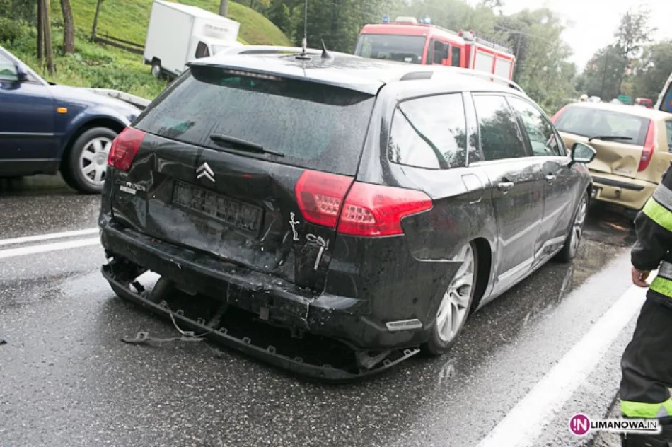 Zderzenie trzech samochodów - zdjęcie 2