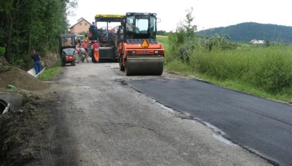 Dwie drogi powiatowe zamknięte dla ruchu - zdjęcie 1