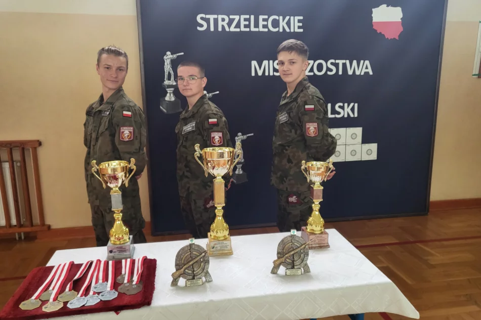 Uczniowie zdobywają złoty medal na wojewódzkich zawodach strzeleckich! - zdjęcie 2