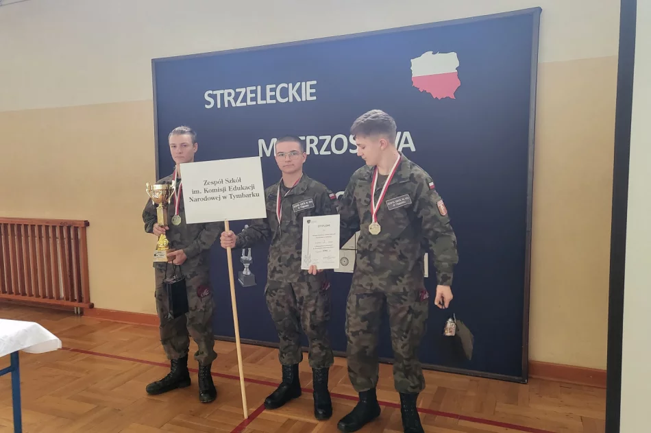 Uczniowie zdobywają złoty medal na wojewódzkich zawodach strzeleckich! - zdjęcie 3