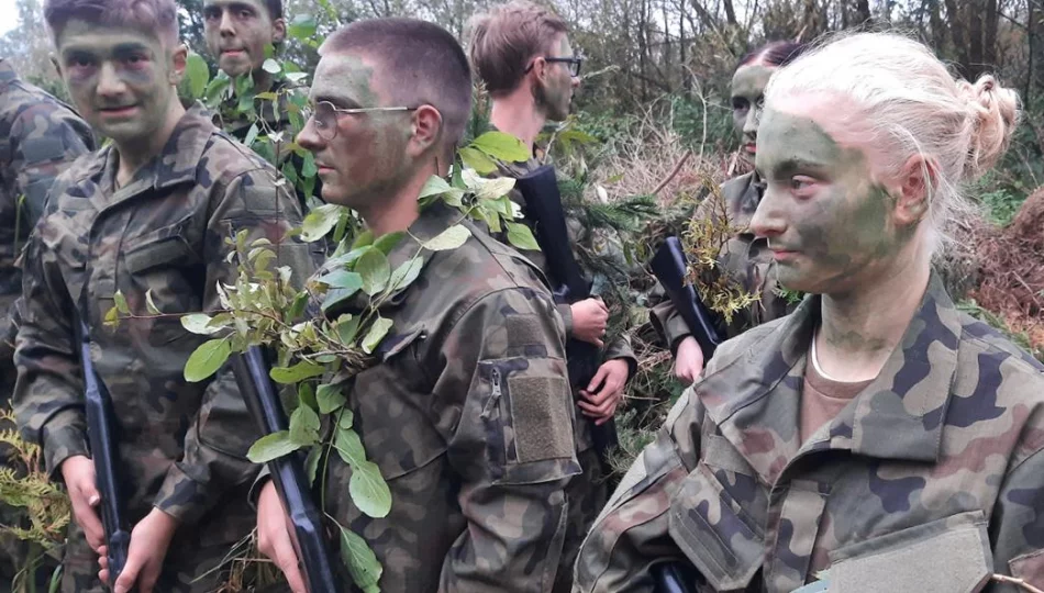 Młodzież szkoli się w zakresie taktyki i survivalu - zdjęcie 1