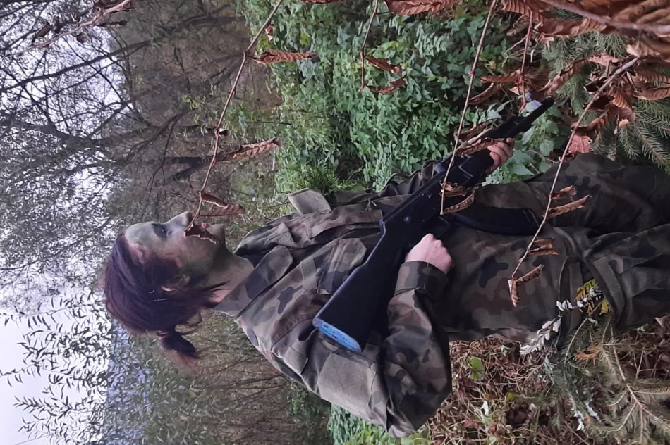 Młodzież szkoli się w zakresie taktyki i survivalu - zdjęcie 3