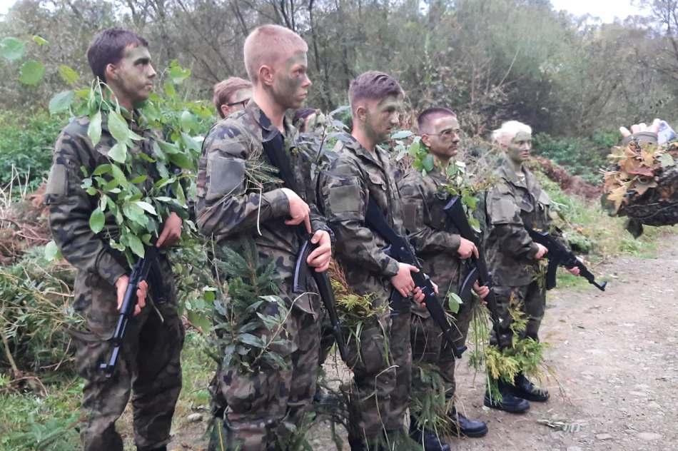 Młodzież szkoli się w zakresie taktyki i survivalu - zdjęcie 5