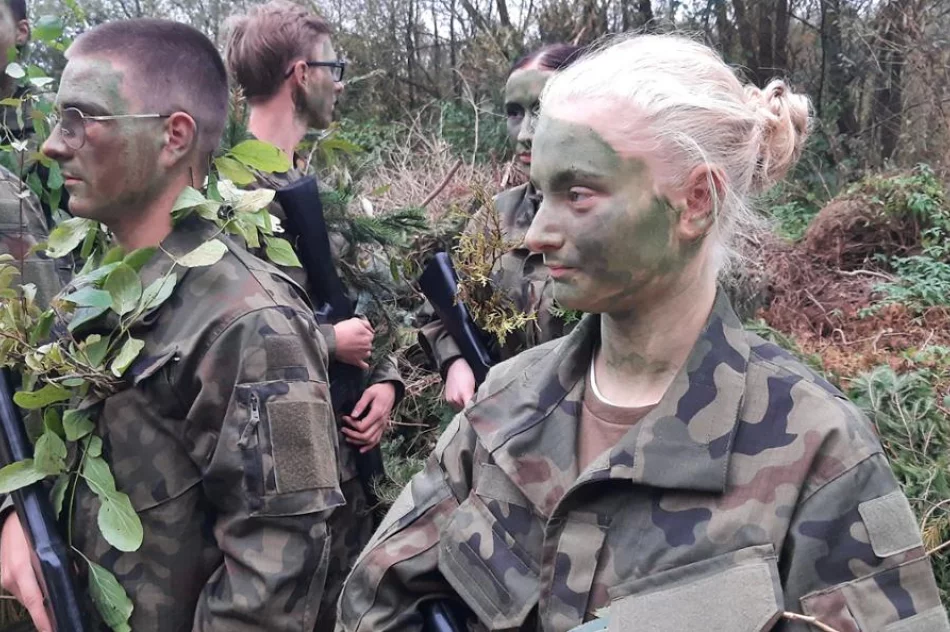 Młodzież szkoli się w zakresie taktyki i survivalu - zdjęcie 9