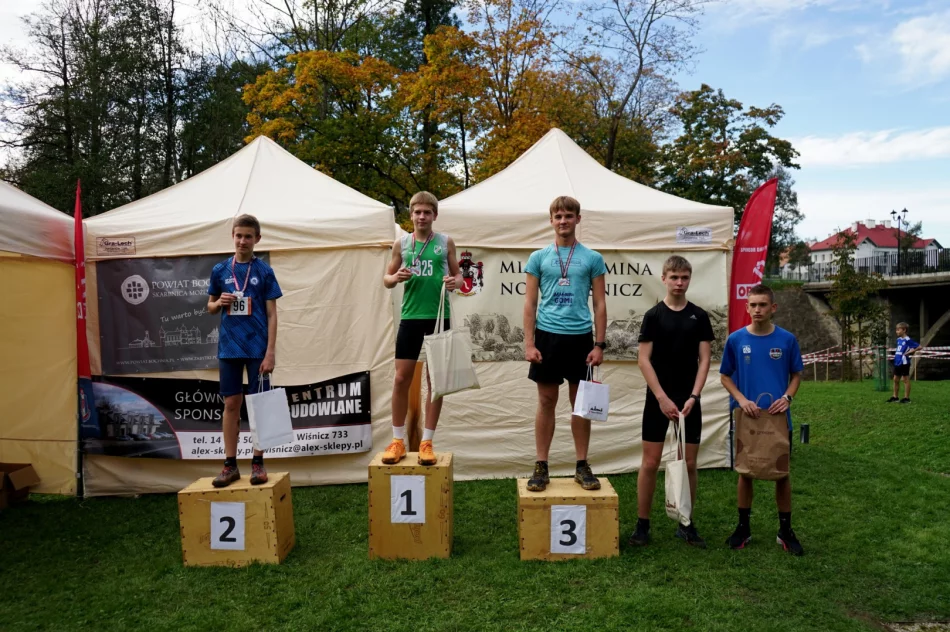 4 medale dla zawodników Klubu „Limanowa Forrest” na Grand Prix w biegach przełajowych w Nowym Wiśniczu - zdjęcie 2