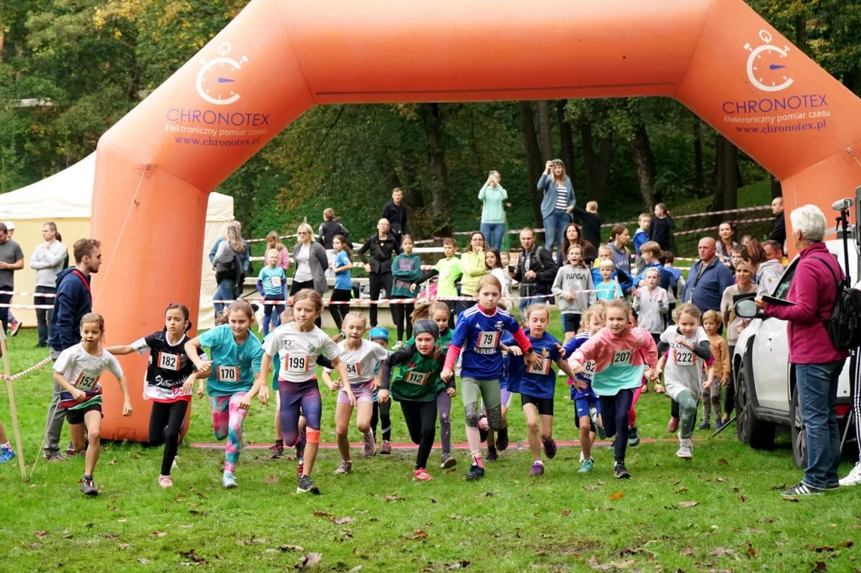 4 medale dla zawodników Klubu „Limanowa Forrest” na Grand Prix w biegach przełajowych w Nowym Wiśniczu - zdjęcie 9
