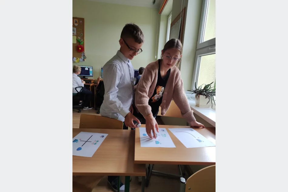 Code Week 2023 w Szkole Podstawowej im. Marii Dąbrowskiej w Nowym Rybiu. - zdjęcie 4