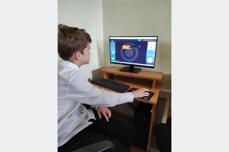 Code Week 2023 w Szkole Podstawowej im. Marii Dąbrowskiej w Nowym Rybiu. - zdjęcie 5