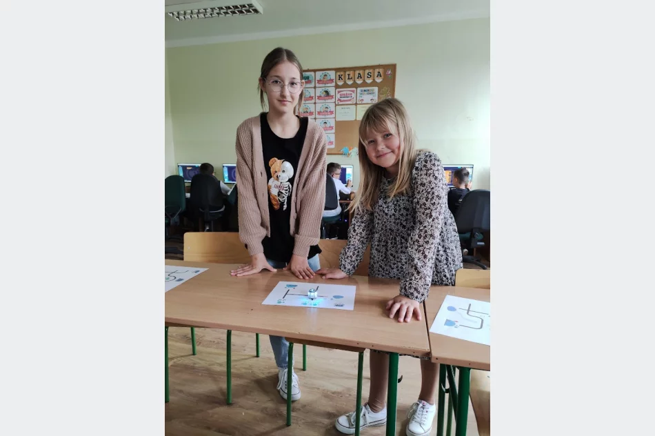 Code Week 2023 w Szkole Podstawowej im. Marii Dąbrowskiej w Nowym Rybiu. - zdjęcie 8
