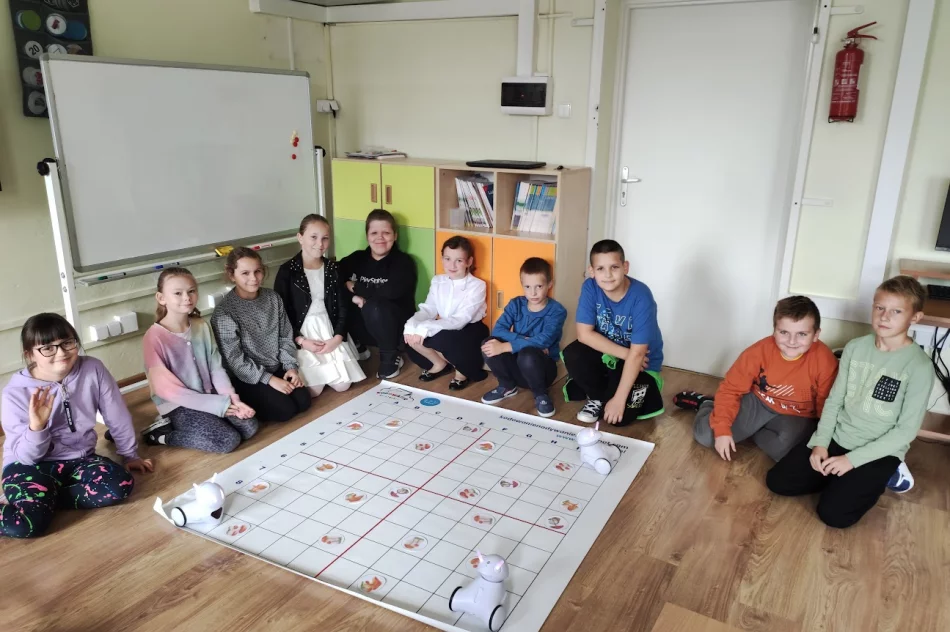 Code Week 2023 w Szkole Podstawowej im. Marii Dąbrowskiej w Nowym Rybiu. - zdjęcie 14