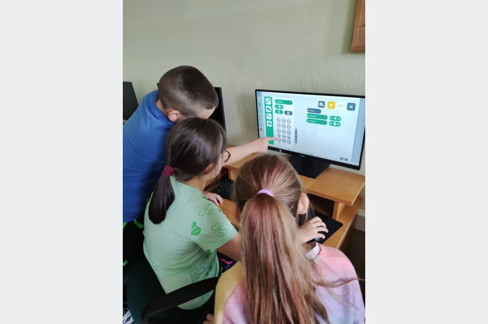 Code Week 2023 w Szkole Podstawowej im. Marii Dąbrowskiej w Nowym Rybiu. - zdjęcie 15