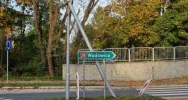 Samochód uderzył w oświetlenie przejścia - zdjęcie 4