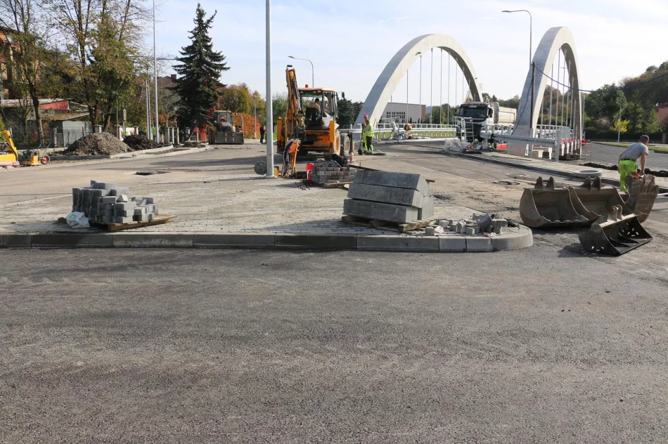 Pierwsze warstwy asfaltu na moście w ciągu ul. Lipowej - zdjęcie 2