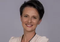 Polityczne "kuszenie": Urszula Nowogórska zachęcana do zmiany barw - zdjęcie główne
