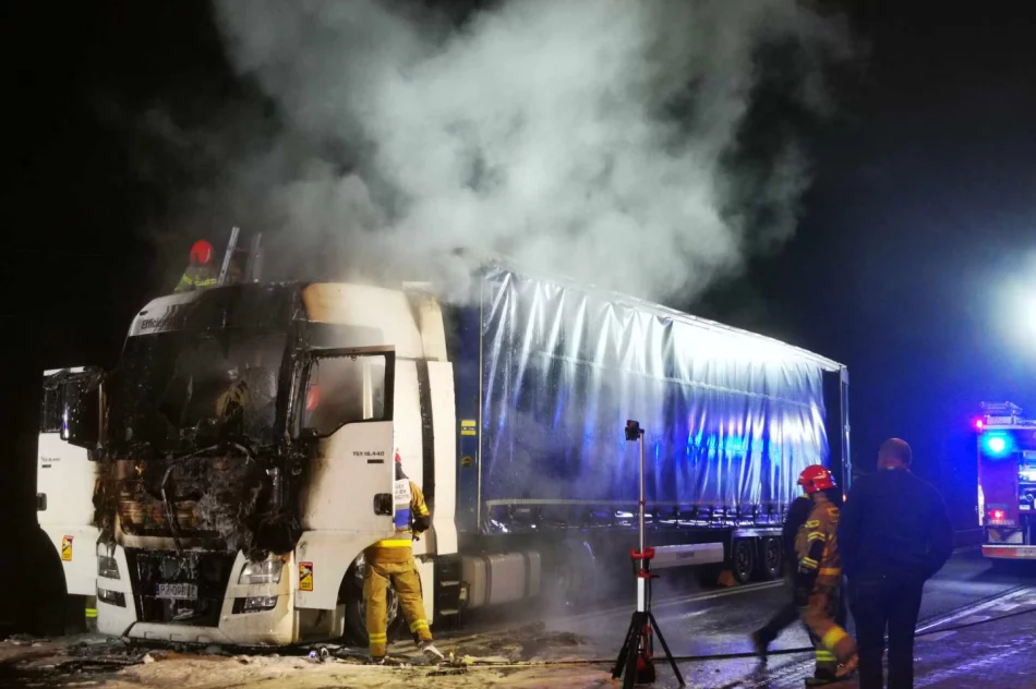 Pożar TIR'a na ulicy Krakowskiej. "Ludzie, więcej empatii" - zdjęcie 10