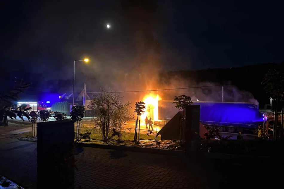 Pożar TIR'a na ulicy Krakowskiej. "Ludzie, więcej empatii" - zdjęcie 13