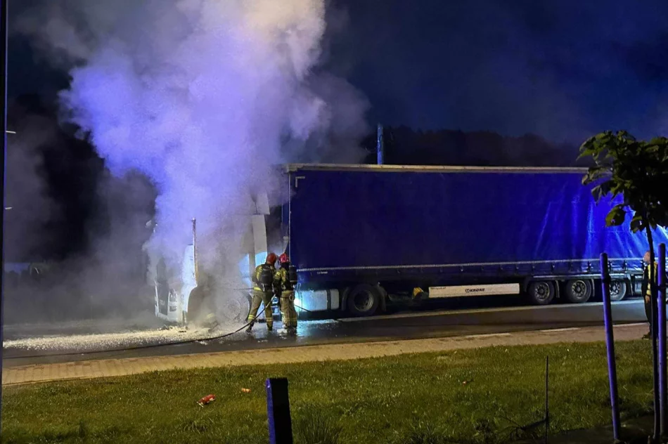 Pożar TIR'a na ulicy Krakowskiej. "Ludzie, więcej empatii" - zdjęcie 15