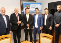 Karatecy z Japonii z wizytą w Urzędzie Miasta - zdjęcie główne