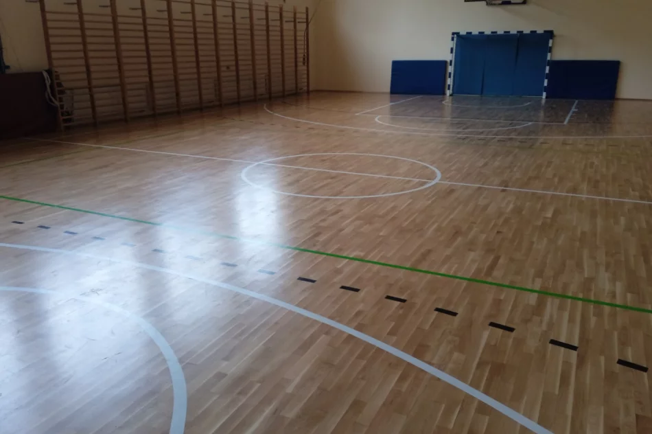 Zakończono prace związane z modernizacją sali gimnastycznej w Szkole Podstawowej w Starej Wsi nr 1 - zdjęcie 7