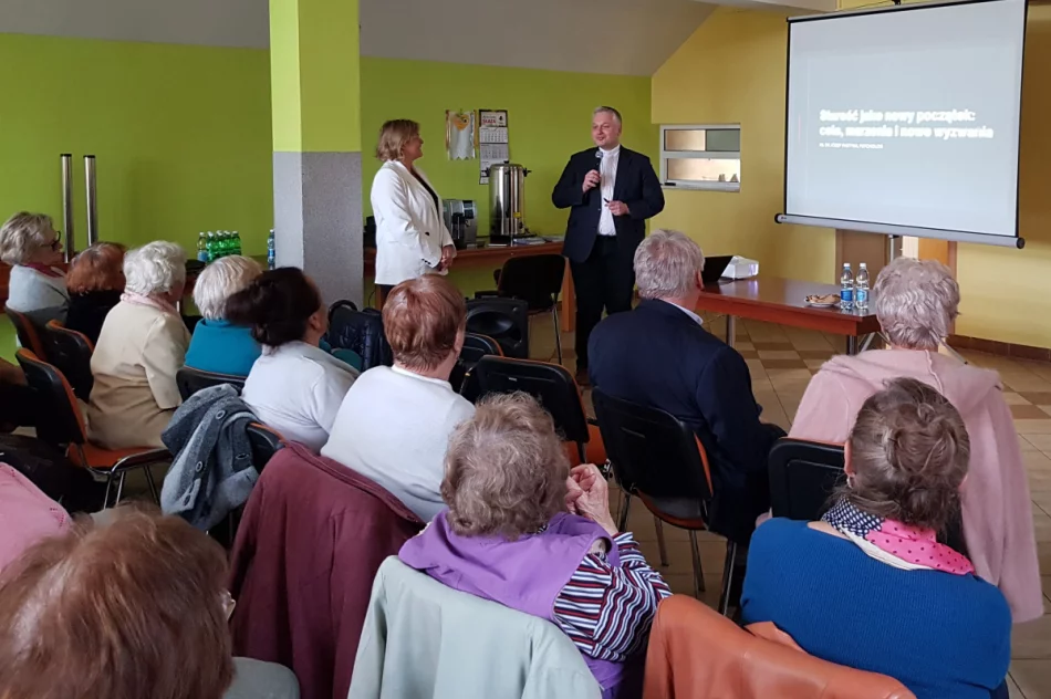 Spotkanie z ks. dr Józefem Partyką w Świetlicy Wiejskiej w Pasierbcu - zdjęcie 2