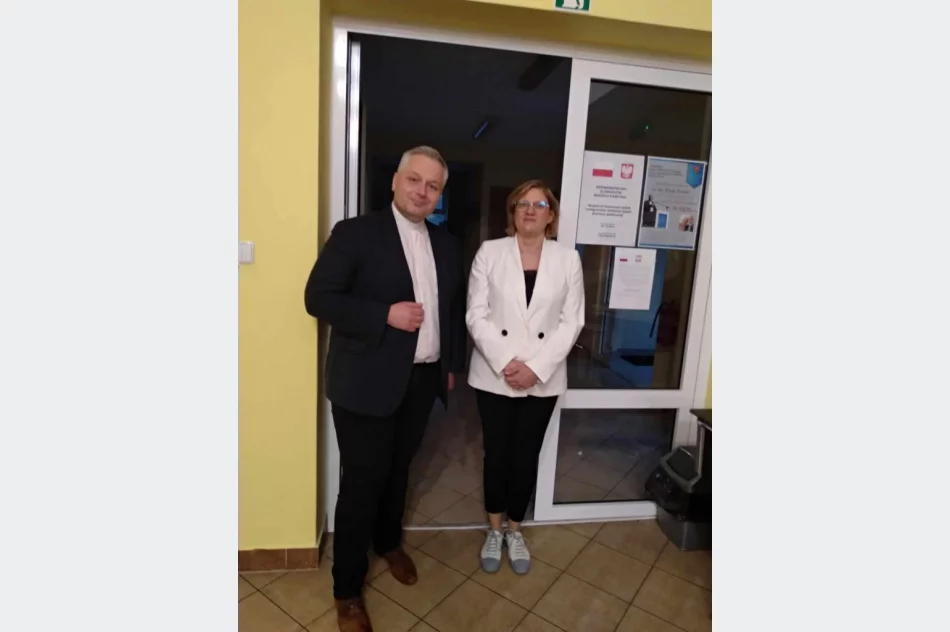 Spotkanie z ks. dr Józefem Partyką w Świetlicy Wiejskiej w Pasierbcu - zdjęcie 11
