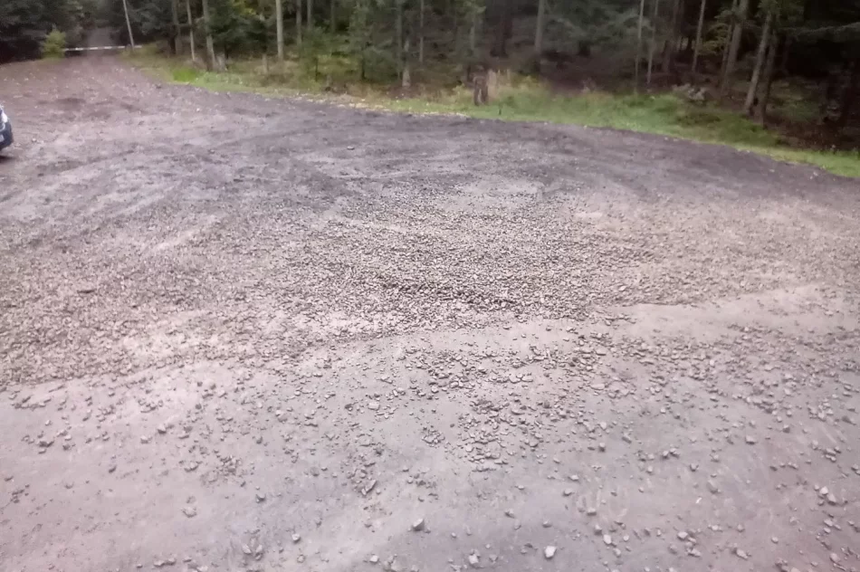 Niszczenie remontowanej drogi. Kto stoi za aktami wandalizmu? - zdjęcie 2
