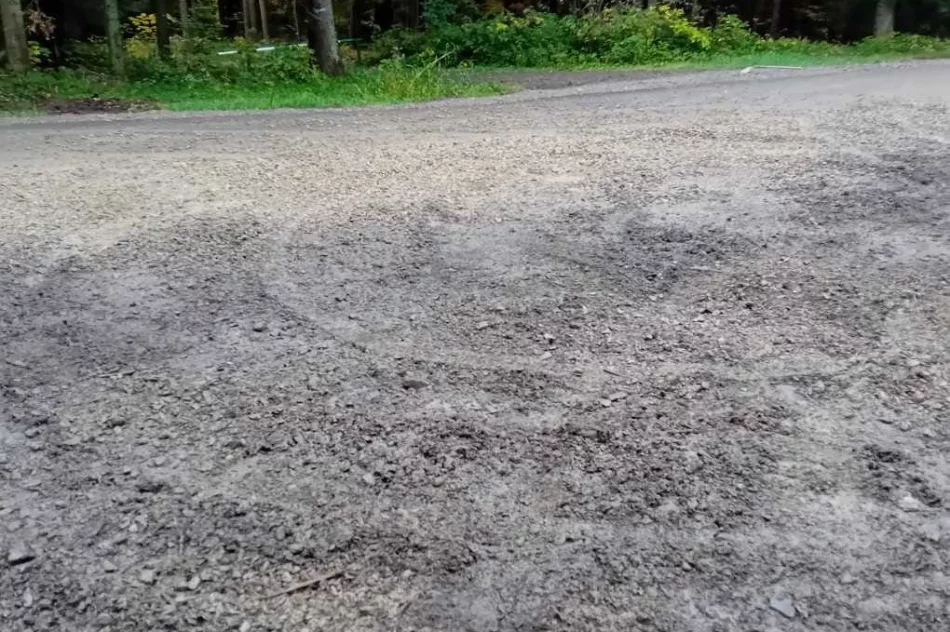 Niszczenie remontowanej drogi. Kto stoi za aktami wandalizmu? - zdjęcie 4