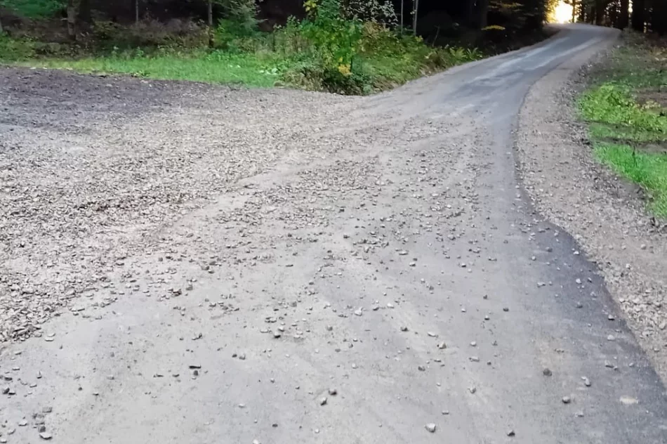 Niszczenie remontowanej drogi. Kto stoi za aktami wandalizmu? - zdjęcie 5