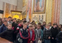 VI Pielgrzymka Szkół im. Jana Pawła II w sanktuarium (ZDJĘCIA) - zdjęcie główne