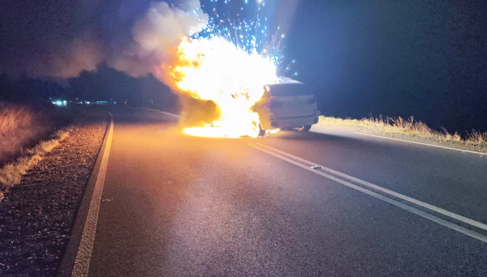 Spłonął samochód osobowy (wideo) - zdjęcie 1