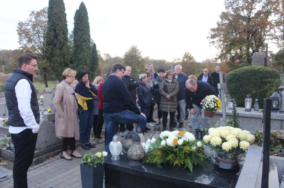 Podróż w czasie - spotkanie na łososińskim cmentarzu - zdjęcie 9