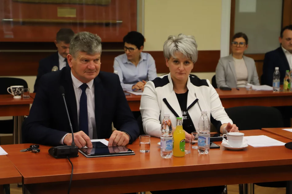 Dyskusja na sesji. Powodem Jeżowa Woda i protest - zdjęcie 18