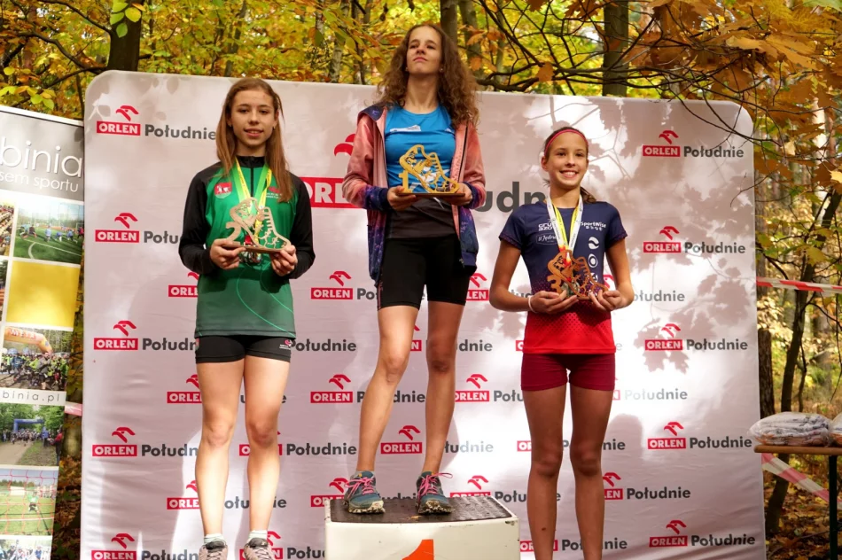 Zawodnicy Klubu „Limanowa Forrest” z medalami na Finale Grand Prix Małopolski w Biegach Przełajowych w Trzebini - zdjęcie 4