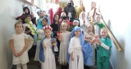 Korowód świętych w Szkole Podstawowej nr 2 w Limanowej - zdjęcie 2