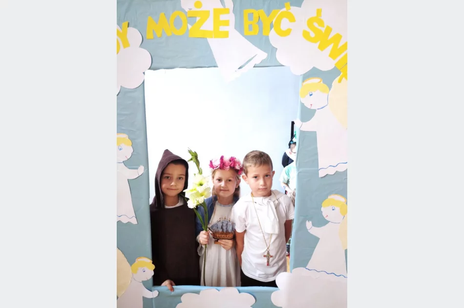 Korowód świętych w Szkole Podstawowej nr 2 w Limanowej - zdjęcie 6