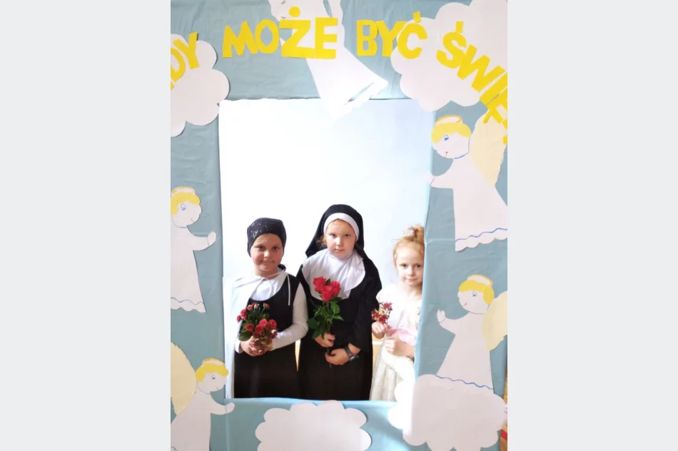 Korowód świętych w Szkole Podstawowej nr 2 w Limanowej - zdjęcie 10