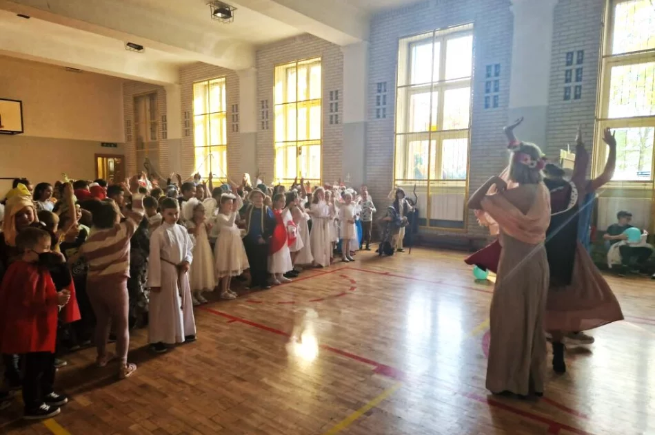 Korowód świętych w Szkole Podstawowej nr 2 w Limanowej - zdjęcie 13