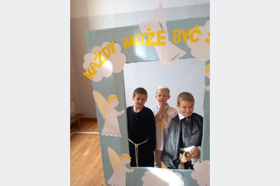 Korowód świętych w Szkole Podstawowej nr 2 w Limanowej - zdjęcie 14