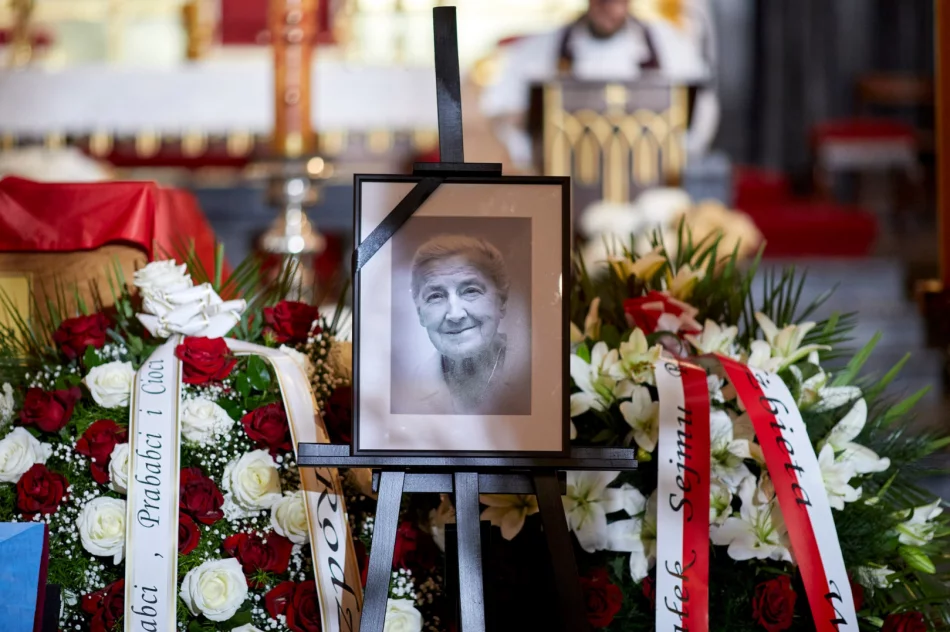 Pogrzeb prof. Wandy Półtawskiej. Prezydent Andrzej Duda: "Pani profesor, dziękujemy" - zdjęcie 9