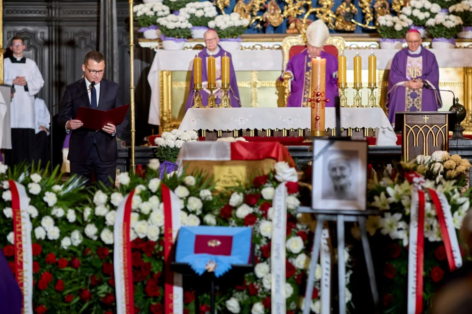 Pogrzeb prof. Wandy Półtawskiej. Prezydent Andrzej Duda: "Pani profesor, dziękujemy" - zdjęcie 14