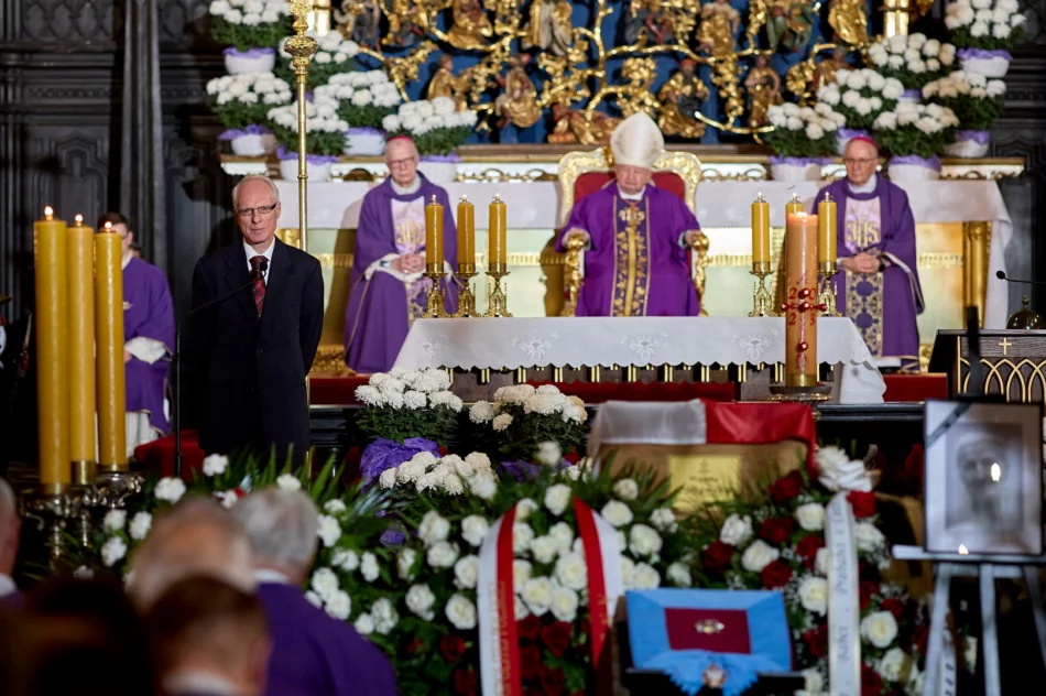 Pogrzeb prof. Wandy Półtawskiej. Prezydent Andrzej Duda: "Pani profesor, dziękujemy" - zdjęcie 18