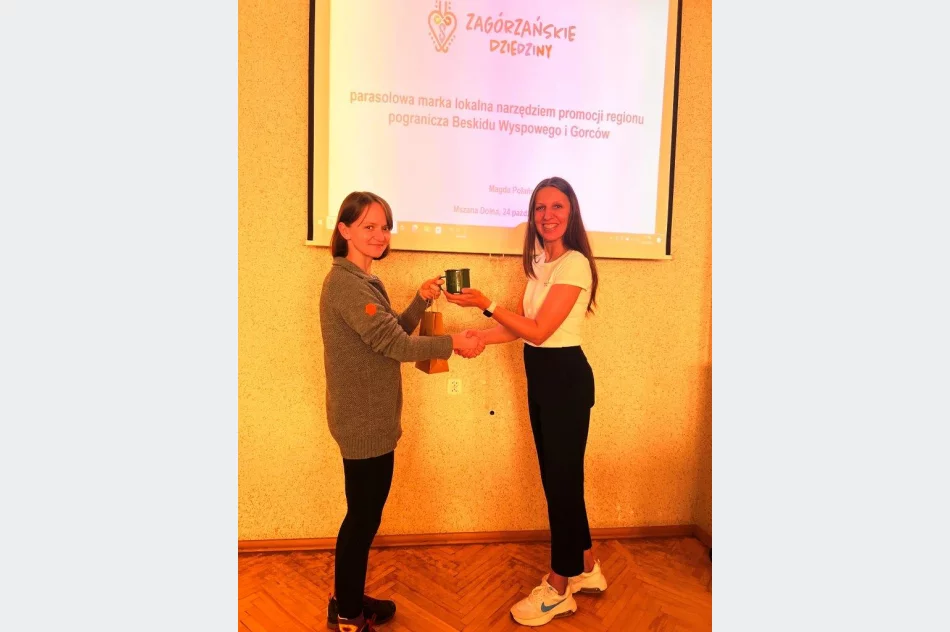 Studenci turystyki odkrywali Zagórzańskie Dziedziny - zdjęcie 4